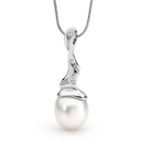 Australian South Sea pearl pendant by Stelios Jewellers in Perth